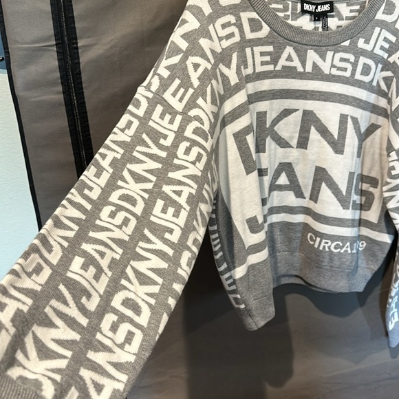 NWT DKNY Women’s Crop Gray White XL Sweater - Picture 3 of 9